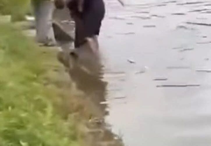 Video bé gái 6 tuổi đu.ối nước tại Hồ Điều Hòa Nghĩa Lộ