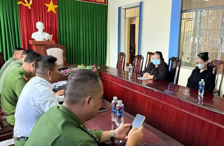 Xử lý 2 phụ nữ đăng tin sai sự thật lên mạng xã hội sau khi hóng hớt nghe tin đồn ở chợ