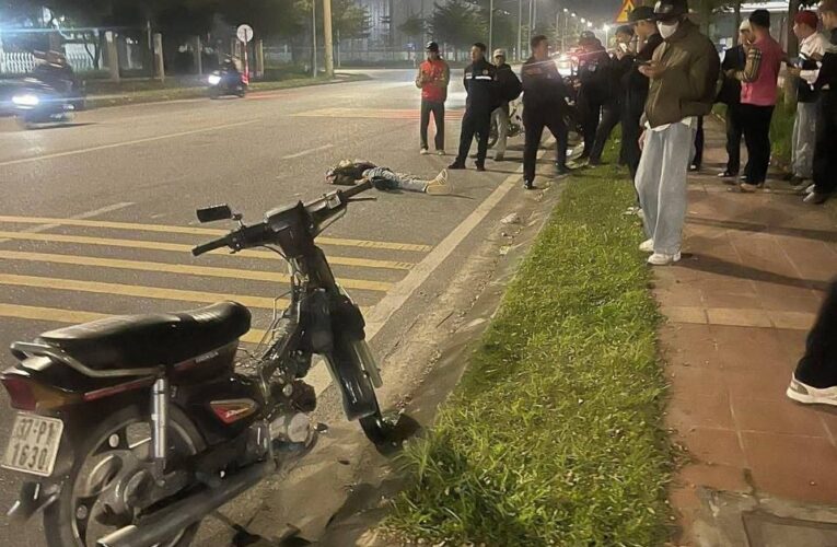 Video cận cảnh thanh niên gục ngã